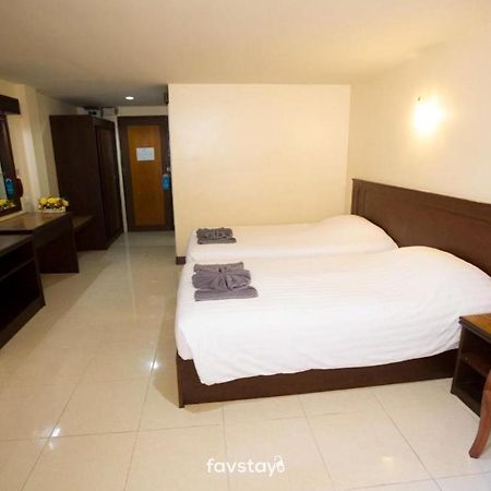 Twin Palms Suites And Residence Pattaya Ngoại thất bức ảnh