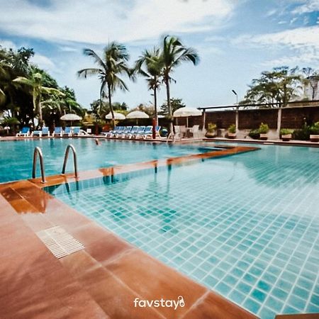 Twin Palms Suites And Residence Pattaya Ngoại thất bức ảnh