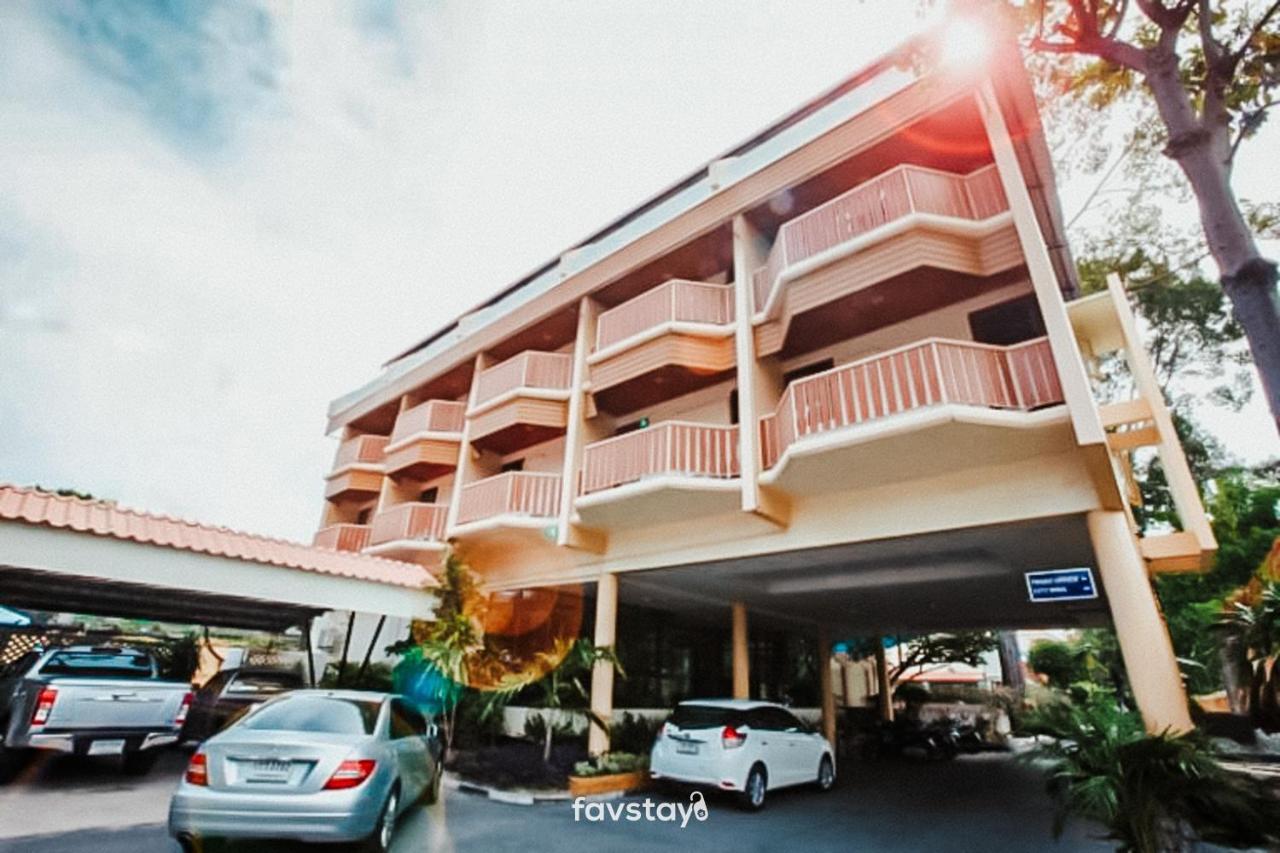 Twin Palms Suites And Residence Pattaya Ngoại thất bức ảnh