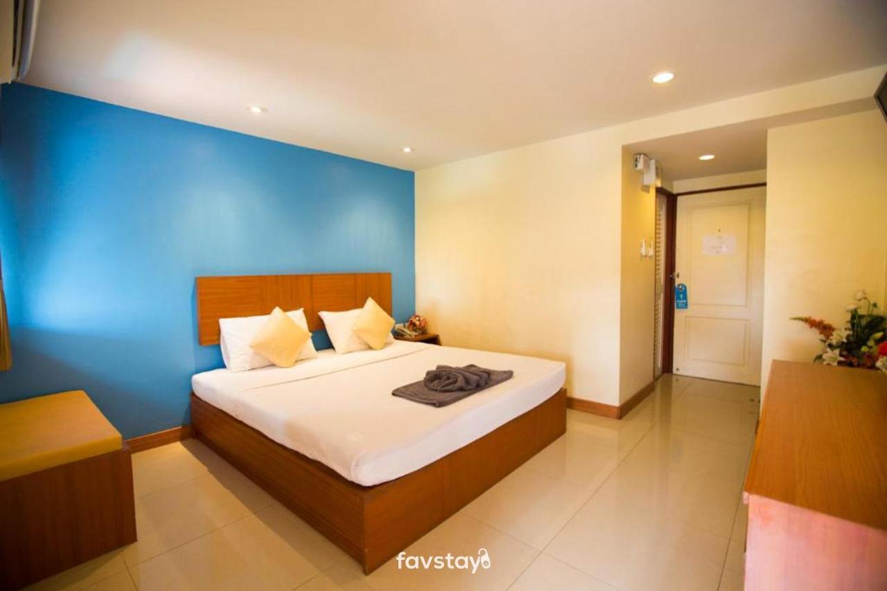 Twin Palms Suites And Residence Pattaya Ngoại thất bức ảnh