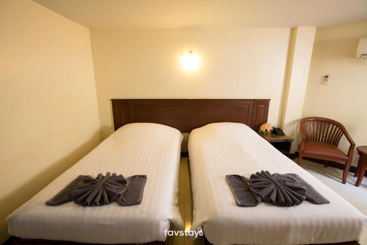 Twin Palms Suites And Residence Pattaya Ngoại thất bức ảnh