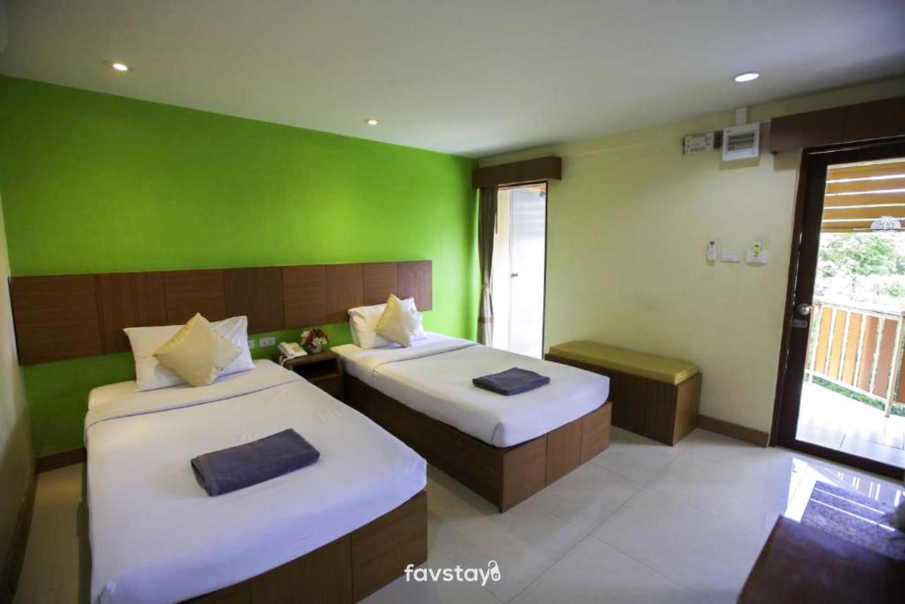 Twin Palms Suites And Residence Pattaya Ngoại thất bức ảnh