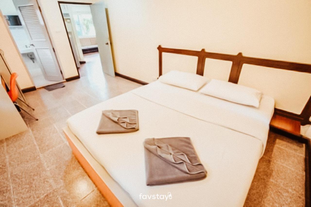 Twin Palms Suites And Residence Pattaya Ngoại thất bức ảnh